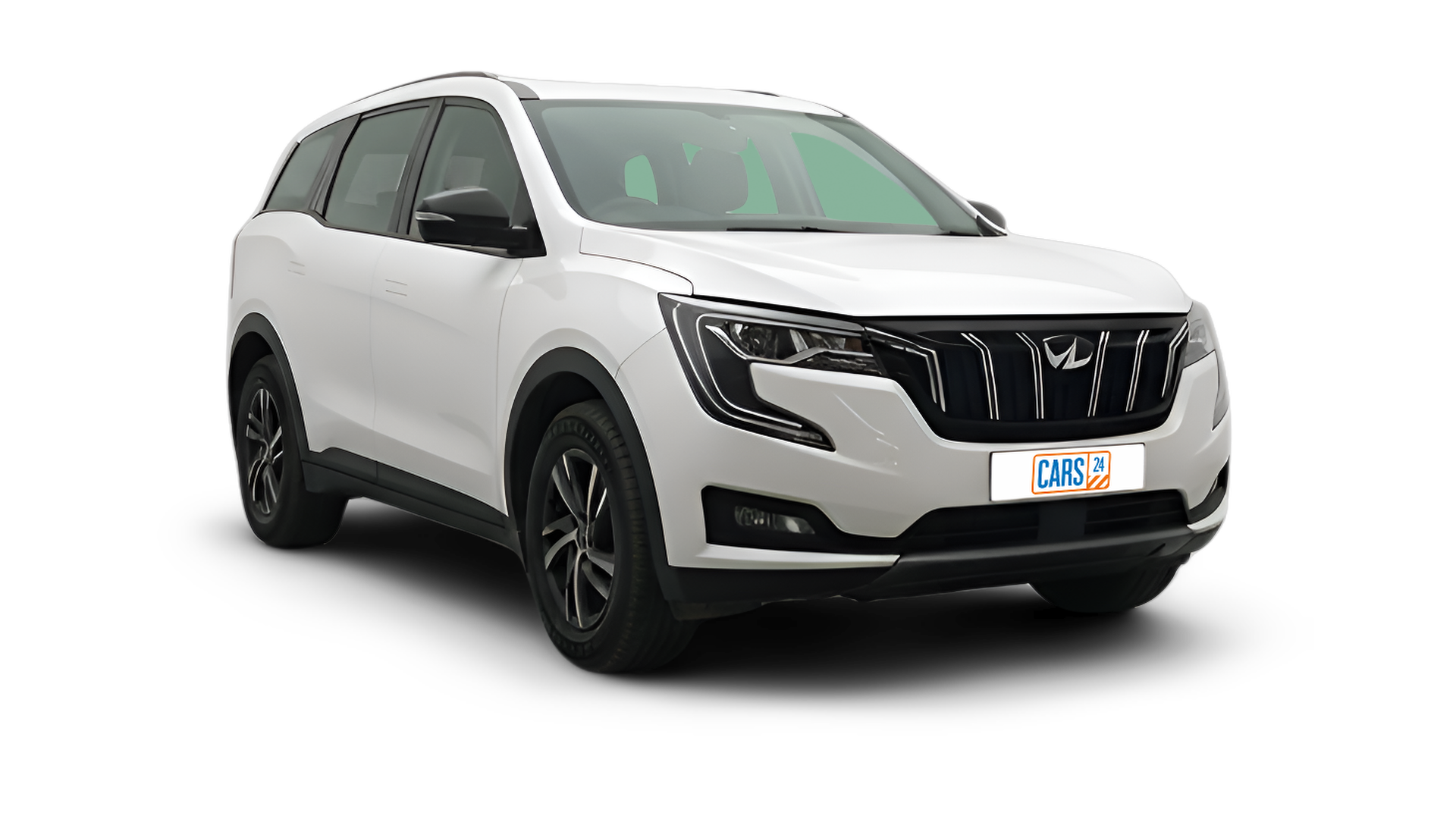 Mahindra XUV700-img